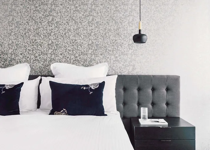 Quay West Suites Melbourne